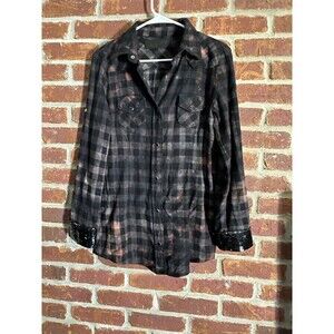 The Nu Vintage Flannel Black and gray distressed Medium